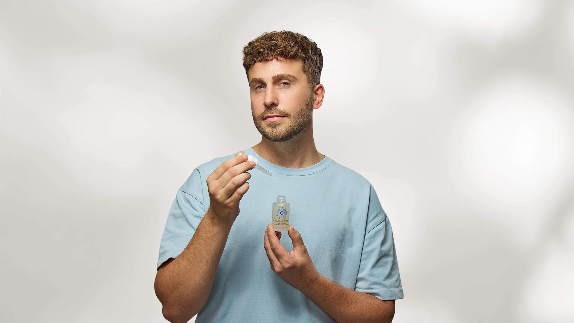 pflegeroutinen_trockene-empfindliche-haut_header-left-person-man_1000x1000px